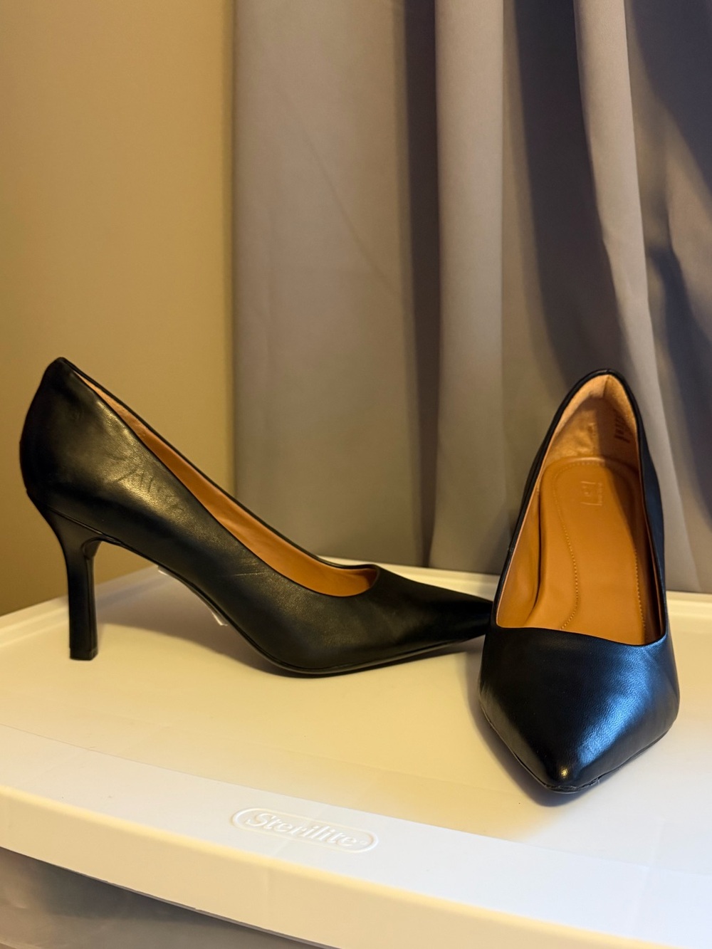 Classic Black Pointed-Toe Mid Heel Pumps